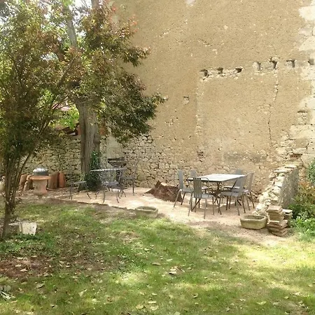 Ancien Presbytere Au Coeur Du Village Mauvezin (Gers)