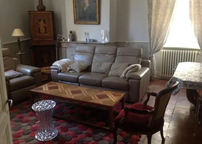 Ancien Presbytere Au Coeur Du Village Mauvezin (Gers)